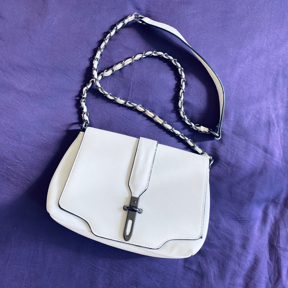 White F21 Crossbody purse